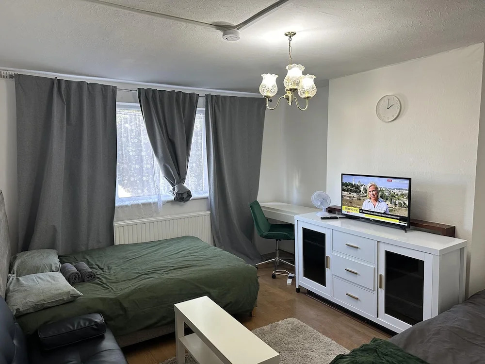 Great 5-bed Wembley Home 25min From Central London