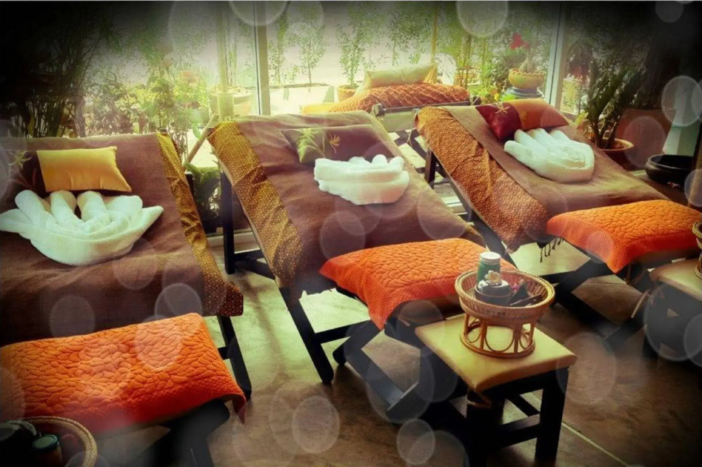 Avion Hotel