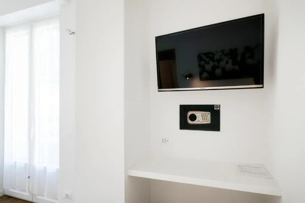 White Loft Como Center - By House Of Travelers