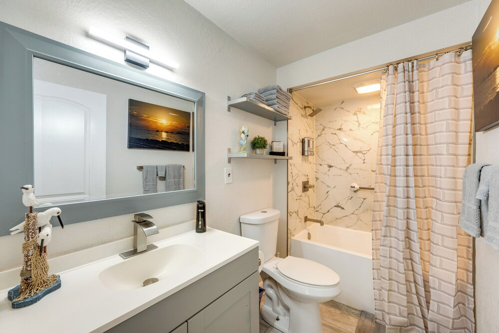 2 Mi to Shore: Modern Daytona Beach Gem w/ Patio!