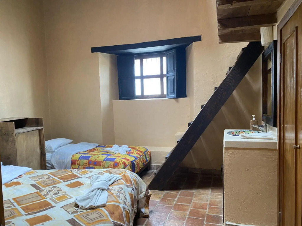 Rossco Hostel & Hotel