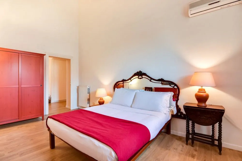 Nice and Bright 2 bed Flat Near Termini