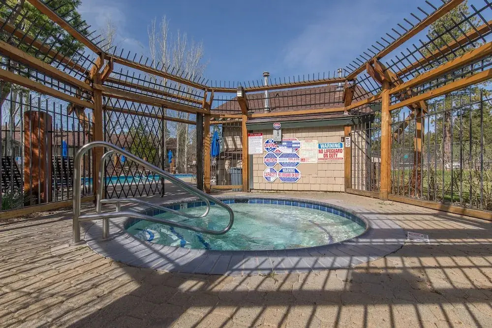 Tahoe City Condo for 8 Slopes Beach Town by Sierra Getaways