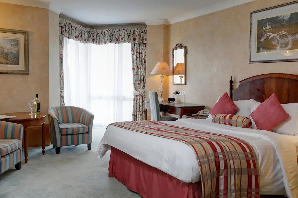 Blunsdon House Hotel