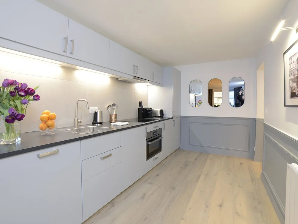 Luxury 4BDR Le Louvre I by Livinparis