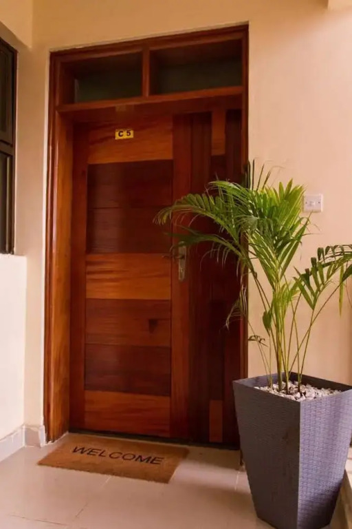 Huku Qwetu C5 City Breeze Apartment