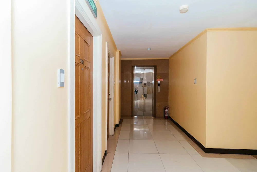 153 Executive Suites