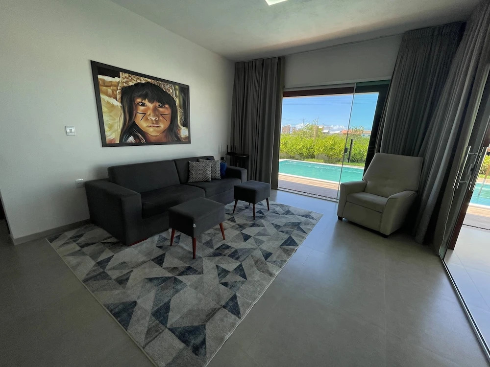Casa COMPLETA com Piscina 1 Min da Praia