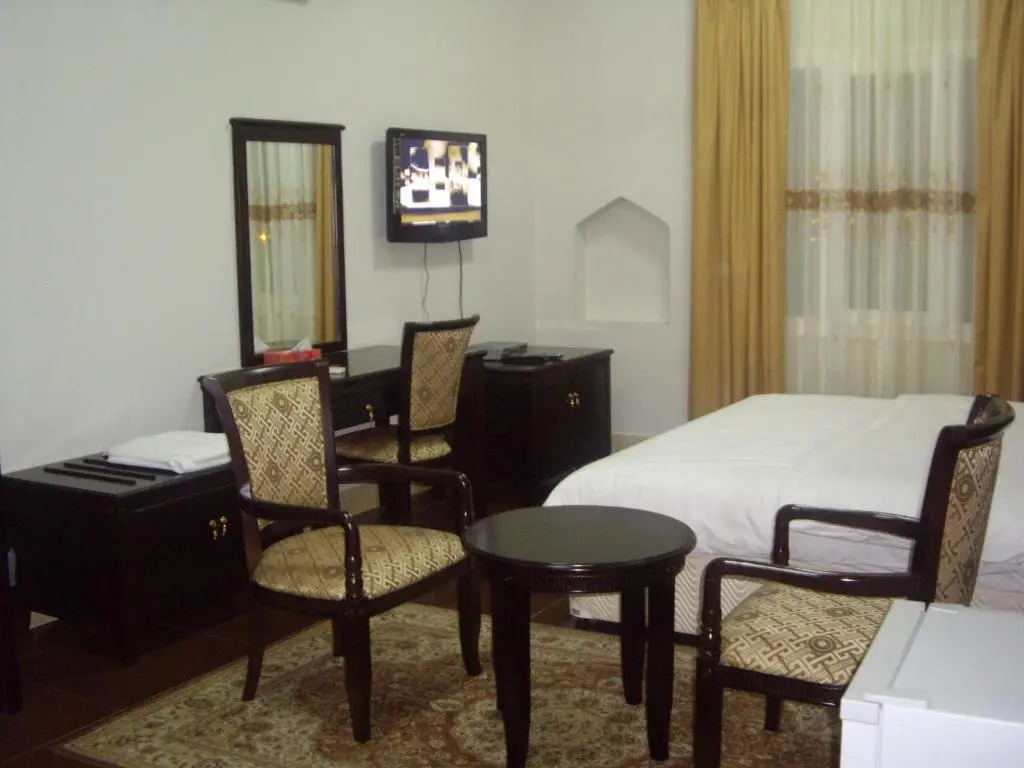 Gulf Crown Hotel Apartment