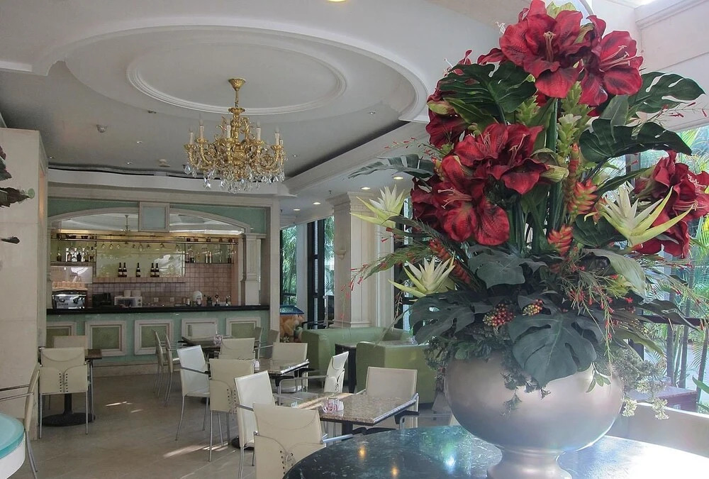 Clifford Hotel