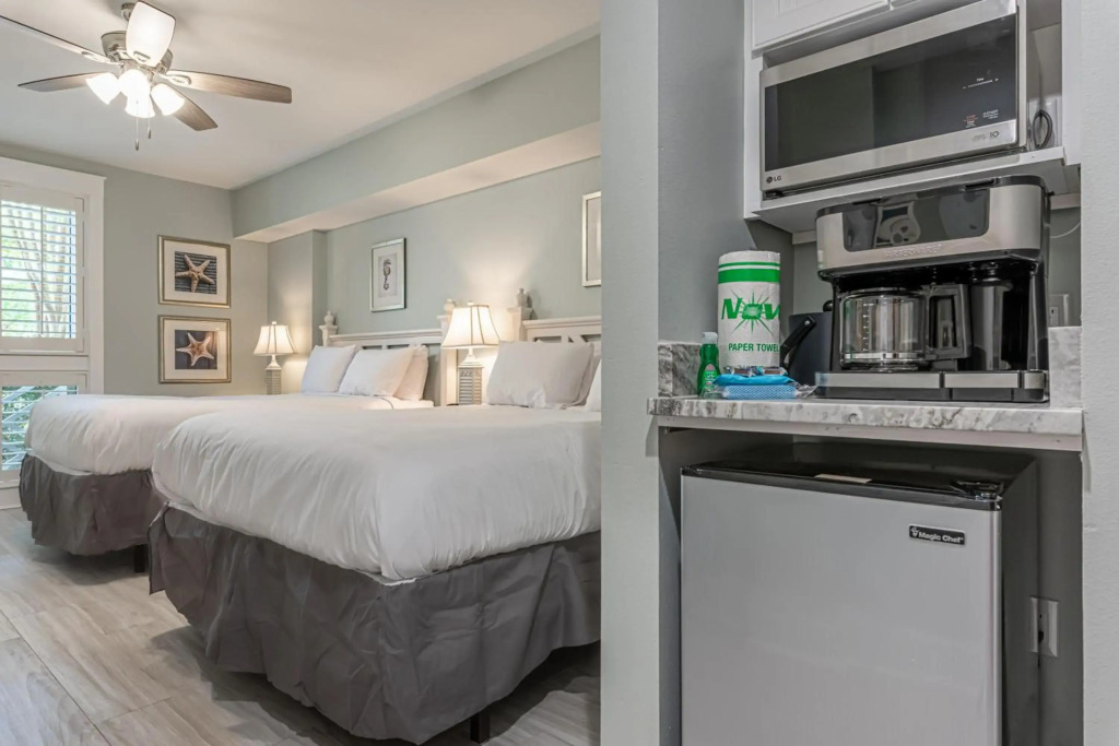Market Street Inn 339 flr3 Studio 1BA 4