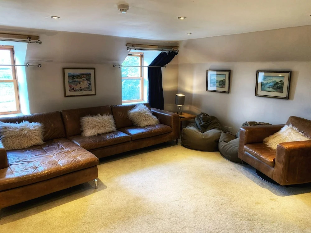 Lochside Lodge & Roundhouse Restaurant