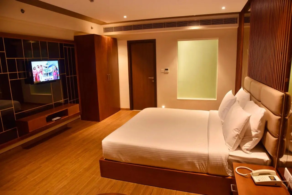 The Pearlview Regency