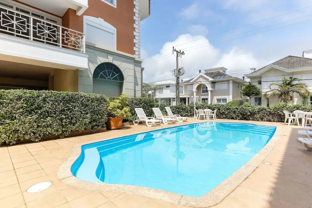 Apto c/ churrasq. 2 suítes 900m da praia VDI208