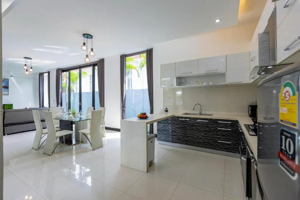 4 Bedroom Modern Pool Villa BL10