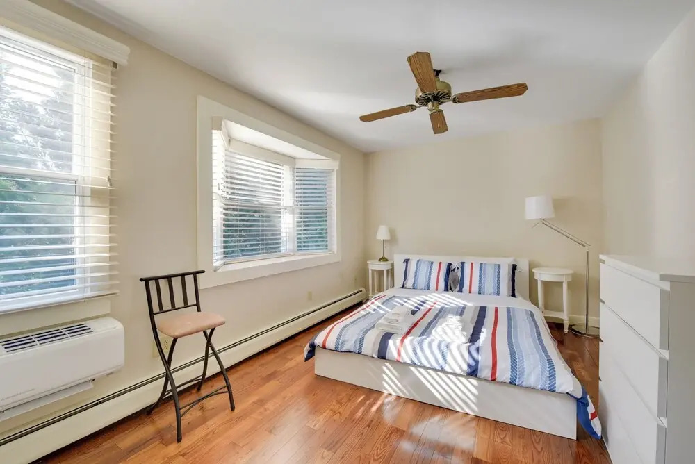 Shop, Dine, Explore Commercial St! Coastal Retreat