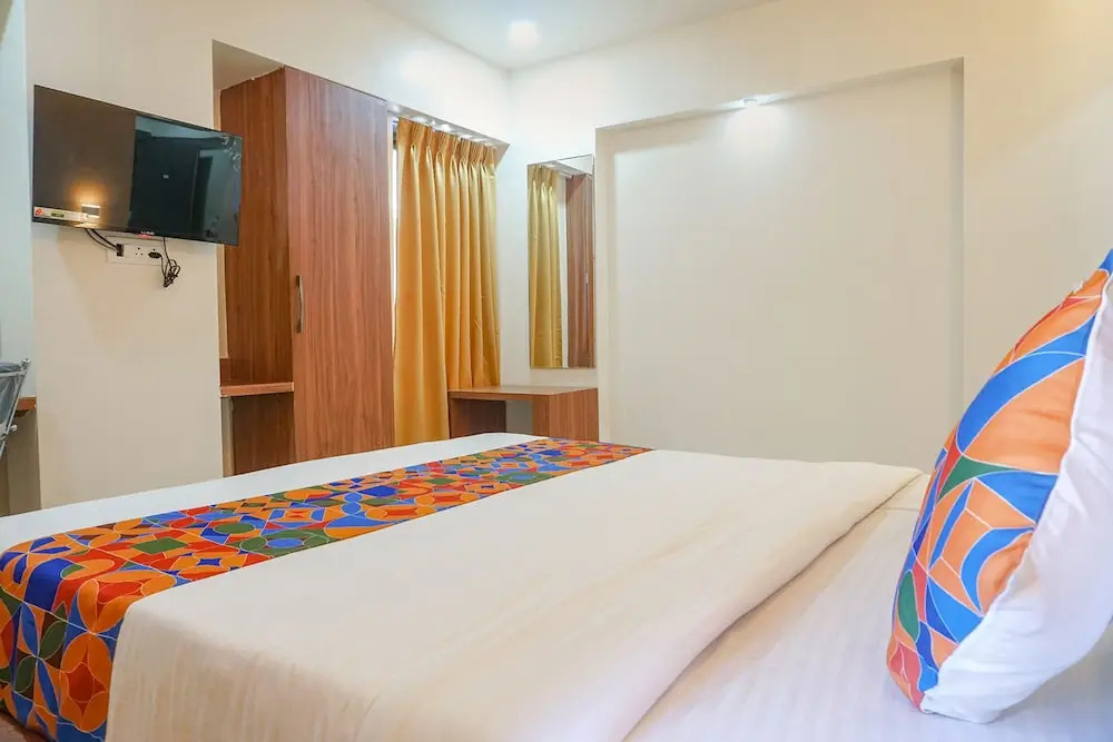 FabHotel Emersion Residency - Nr. Dnyanjyoti Savitribai Phule Udyan