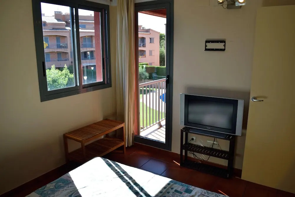 Acogedor Apartamento con Piscina Comunitaria Marina Sant Jordi