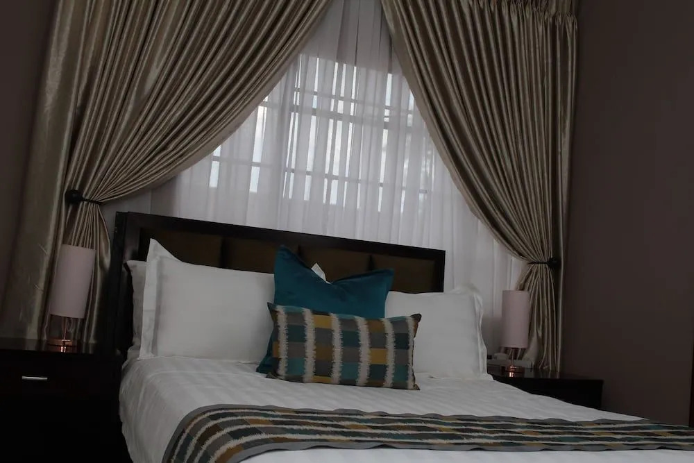 Triple Palms Bed and Breakfast