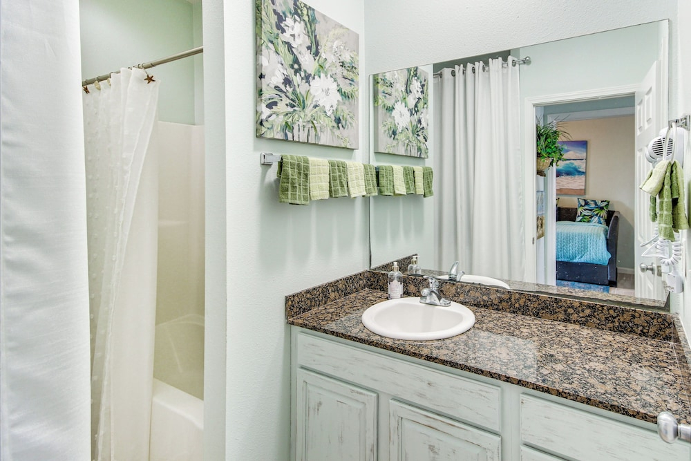 Stroll to Beach! 3BR Gulfport Escape, Pool Access