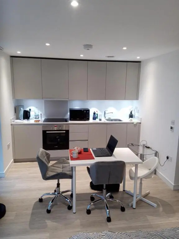 23 Floor Studio for Work 1gb Wifi (Adults Only)