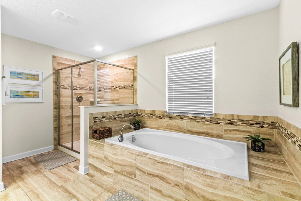 1546MVD00, Davenport , US