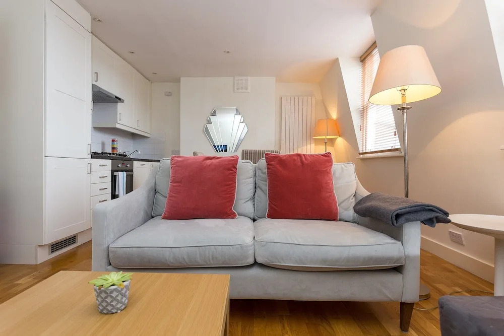 1 Bedroom Apartment in Maida Vale With Terrace