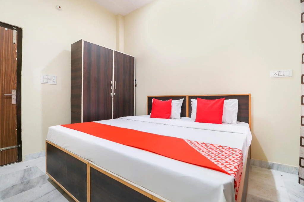 OYO 67253 Hotel Andrew's