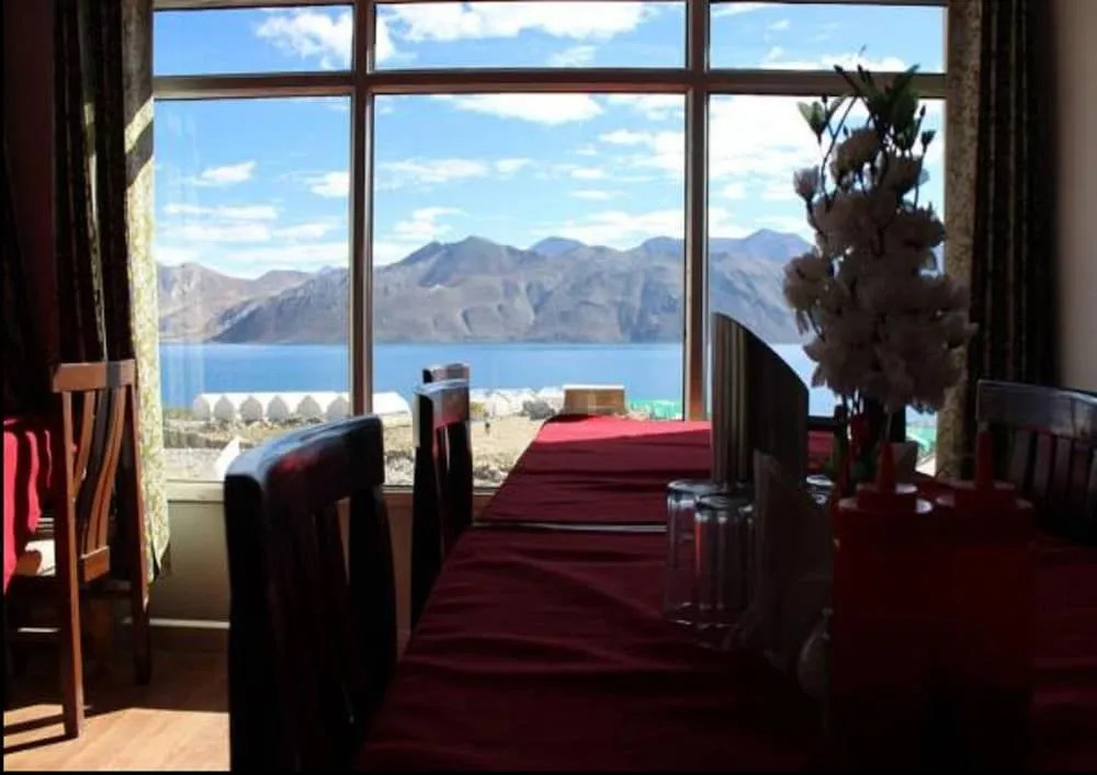 Pangong Paradise