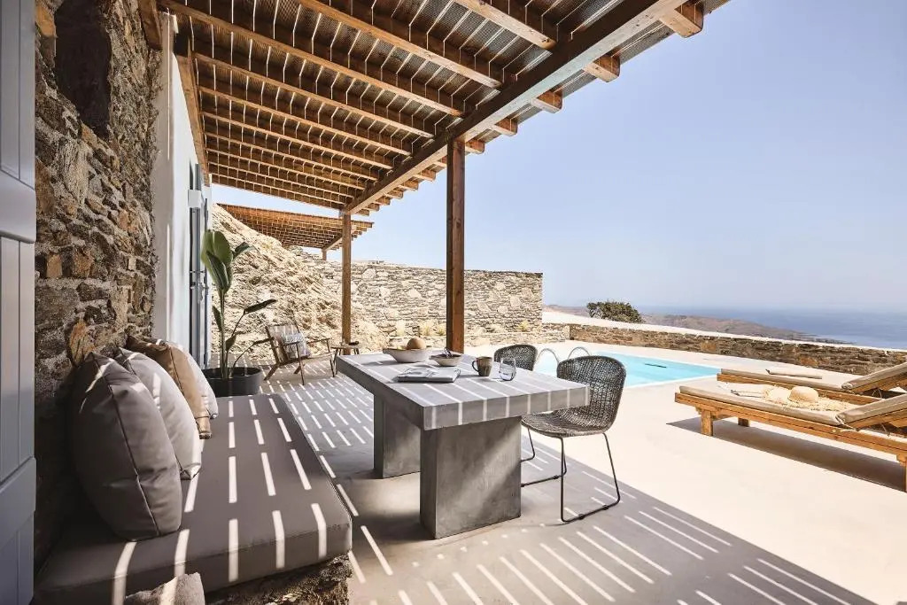 Niva Pool Suites