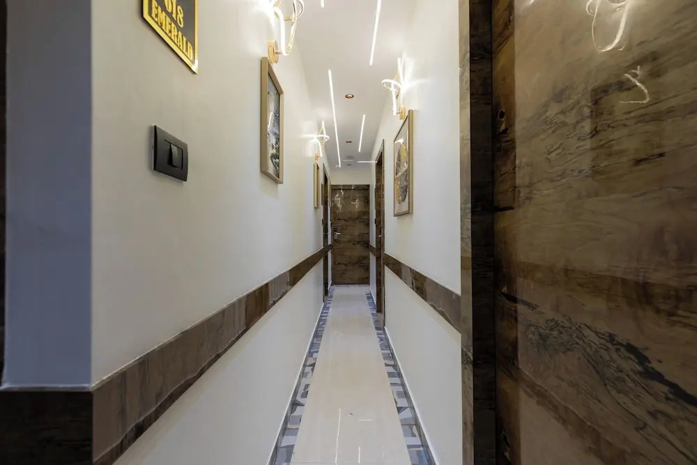 Hotel Larmont Luxury
