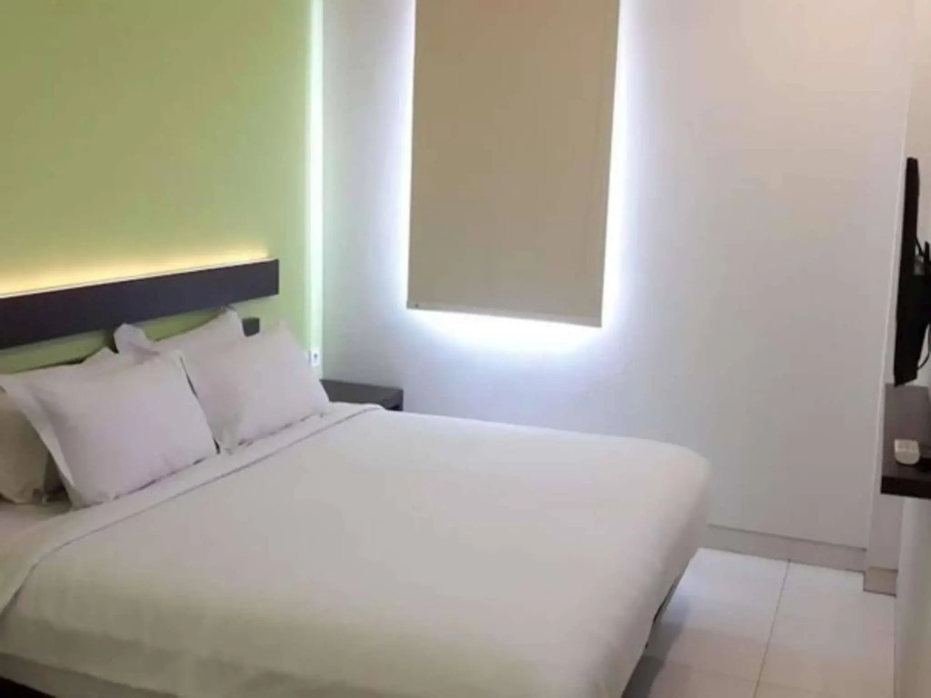 V Hotel Tebet