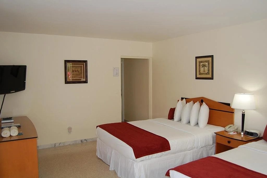Alcazar Resort- Gay Mens Resort