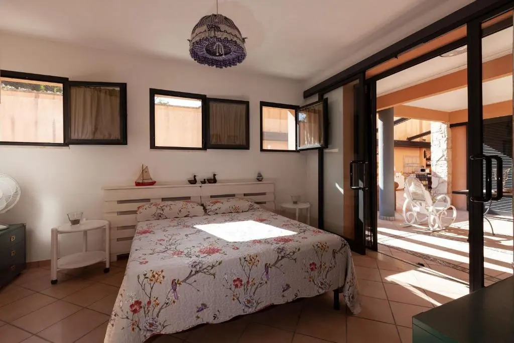Casa sulla spiaggia di Torre Orso posti auto m222