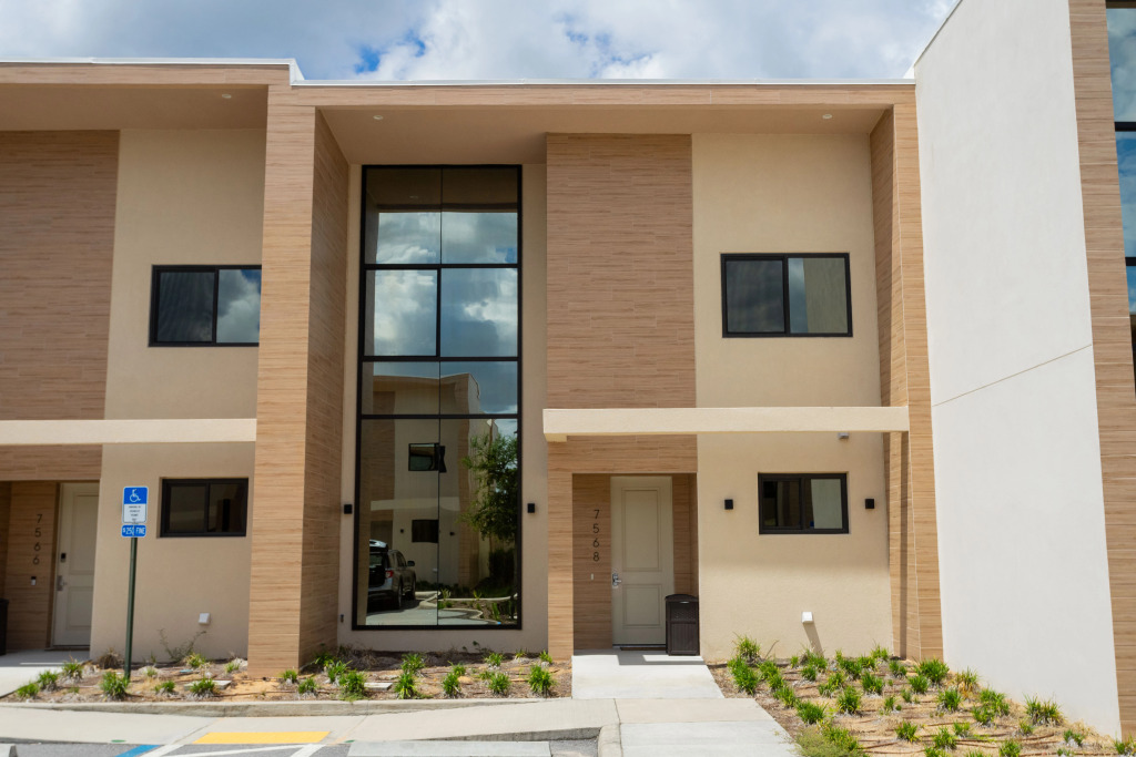 Gorgeous 3 Bd Close to Disney   Magic Village 7568
