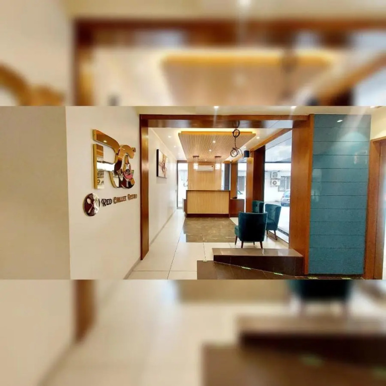 Hotel Red Chillee Restro