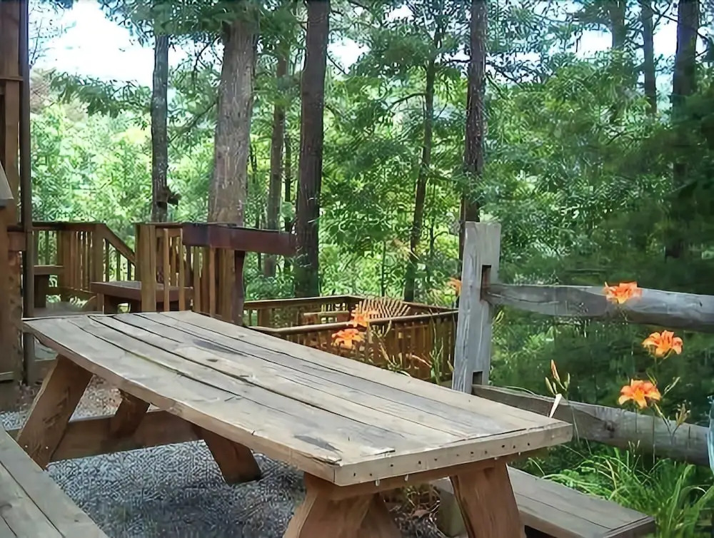 Woodhaven 1741 - Two Bedroom Cabin