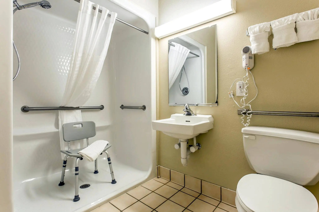 Comfort Suites