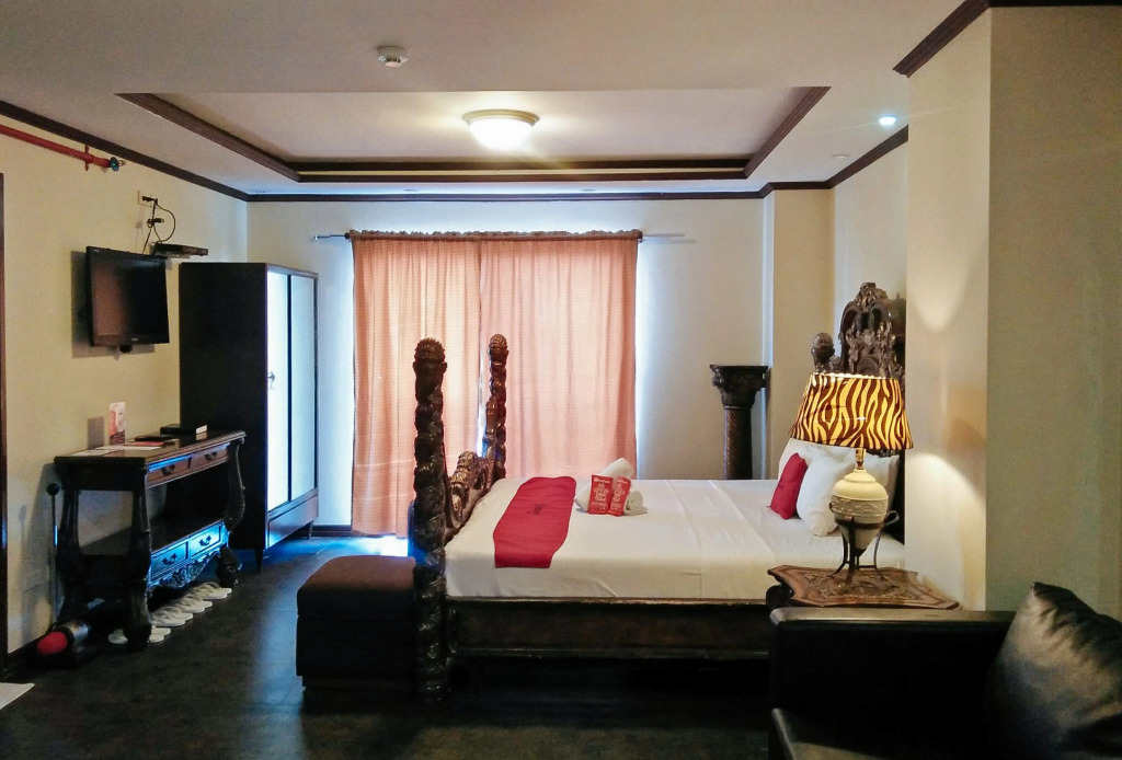 RedDoorz Plus New Era Budget Hotel Mabolo former RedDoorz near Landers Superstore Cebu City