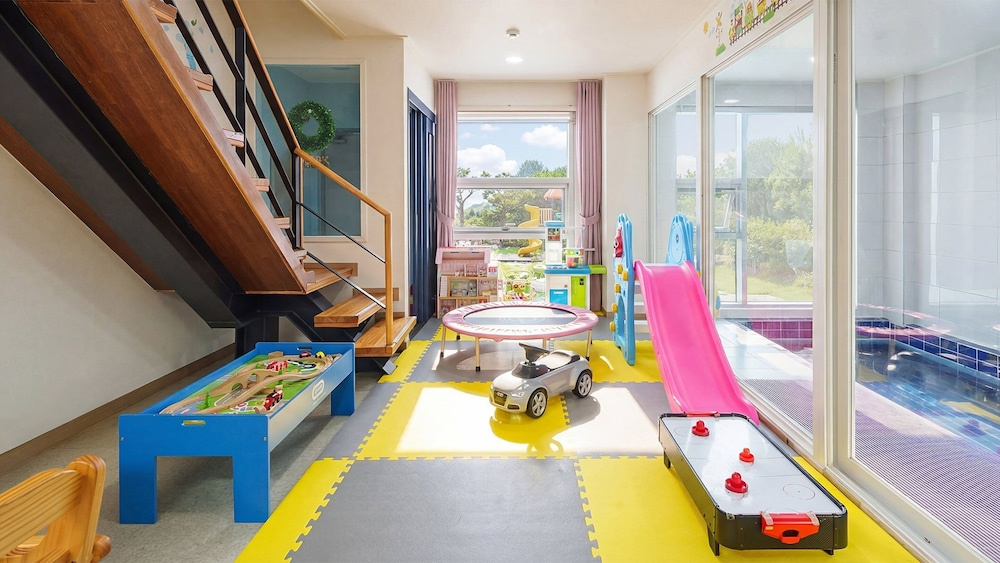 Haren Kids Pool Villa & Spa, Gapyeong