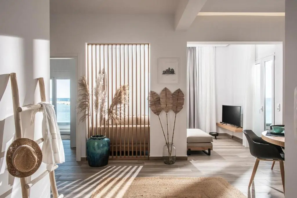Khroma Luxury Suite 1 Beach front apartment