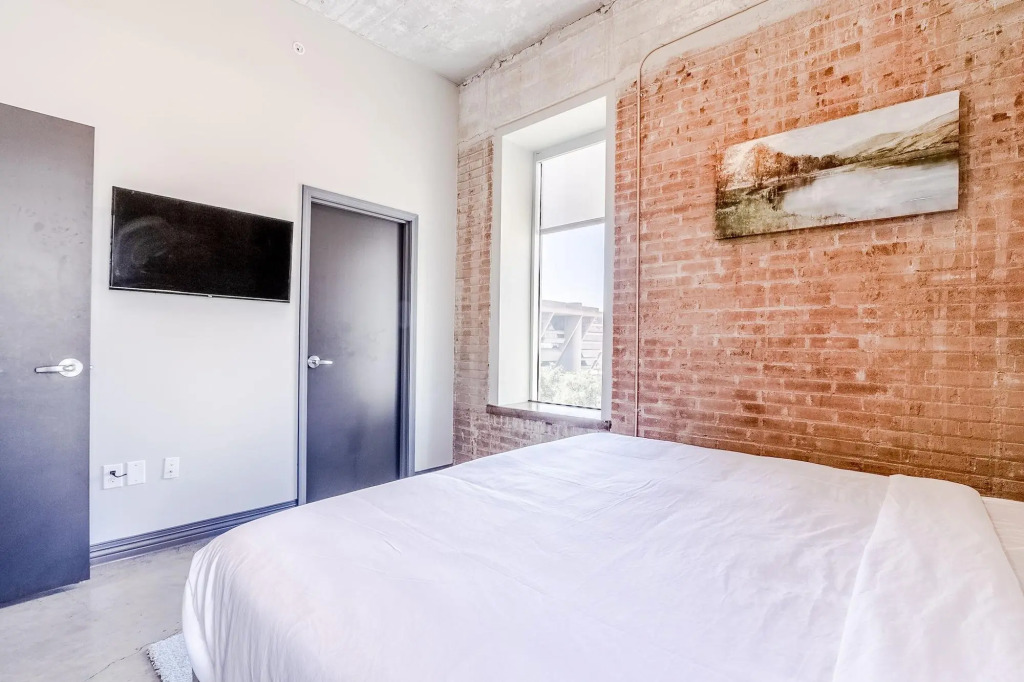 Luxury Downtown Dallas Stay by Amyfinehouse