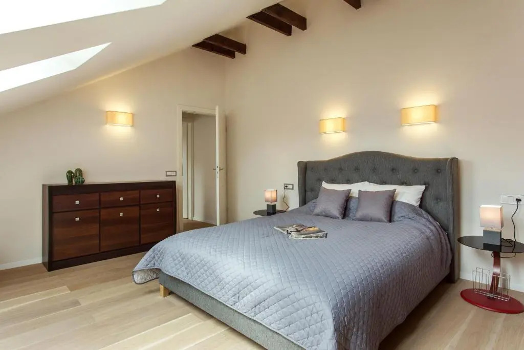 #stayhere - Spacious 2BDR Two Floor I Heart of Old Town