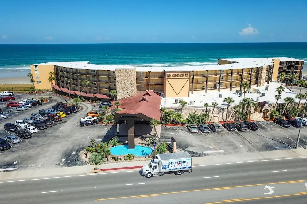 Hawaiian Inn 422