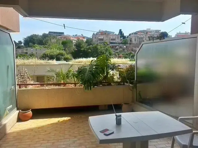 Park Fabron 2 Pieces Terrasse Piscine Parking