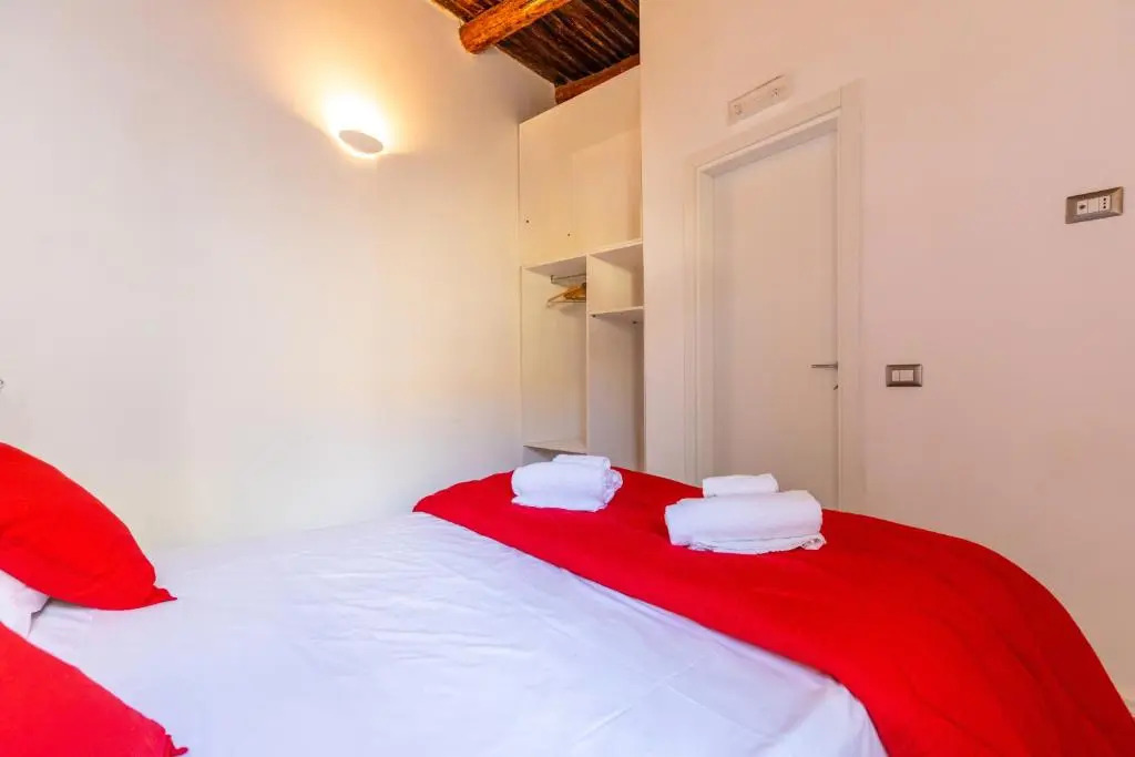 La Pazziella Flat