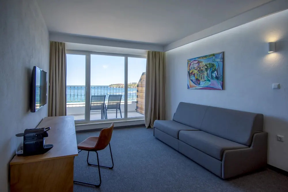 JI HOTEL