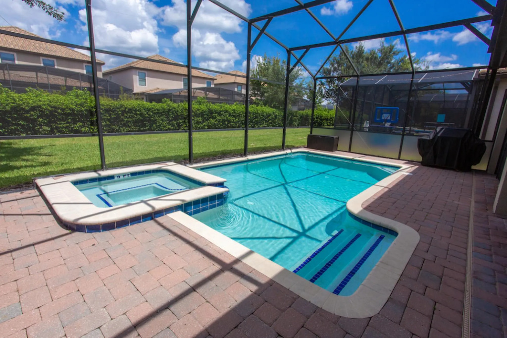 Pixar Paradise Pool & Spa Sleeps 20 Near Disney