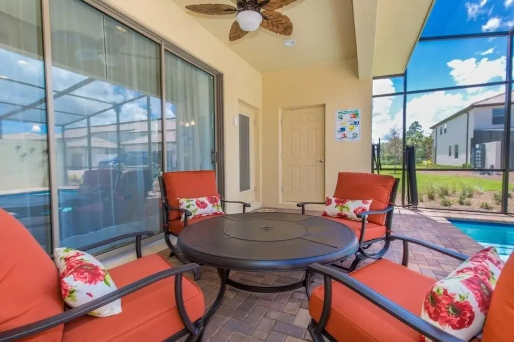 Luxury Resort Living Minutes Fom Disney 5 Bedroom Home