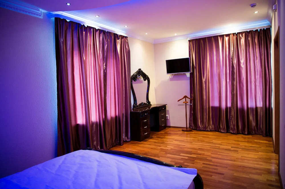 City Hotel